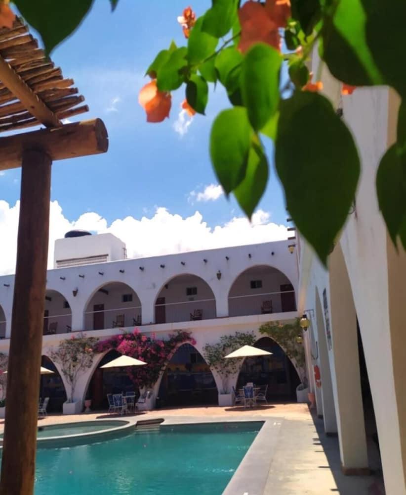 Hacienda Bugambilias Hotel