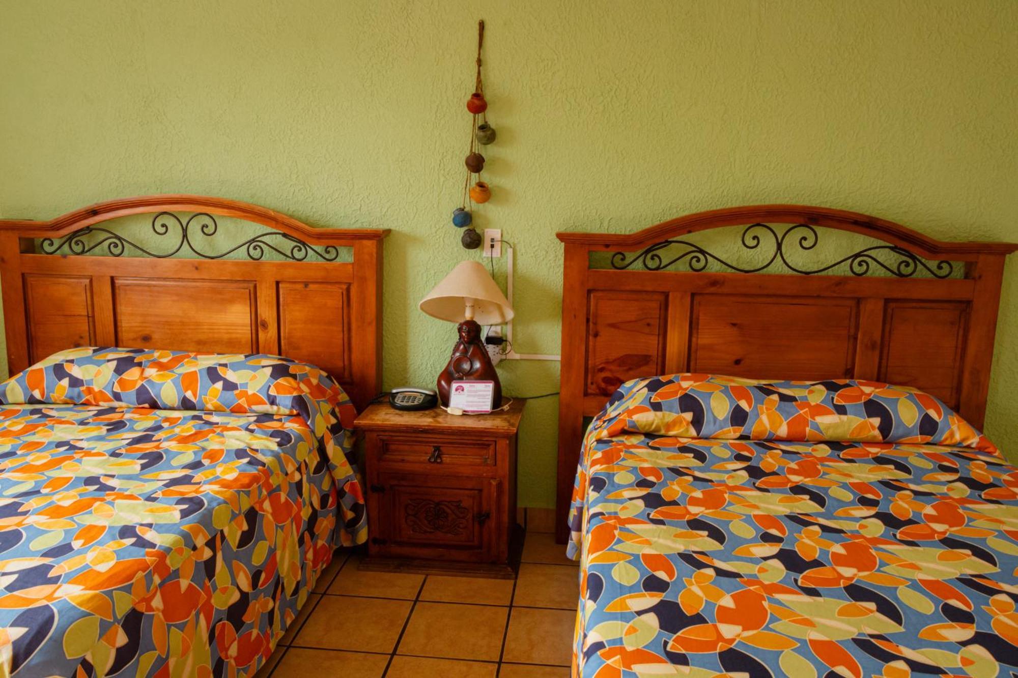 Hotel Hacienda Bugambilias 4*