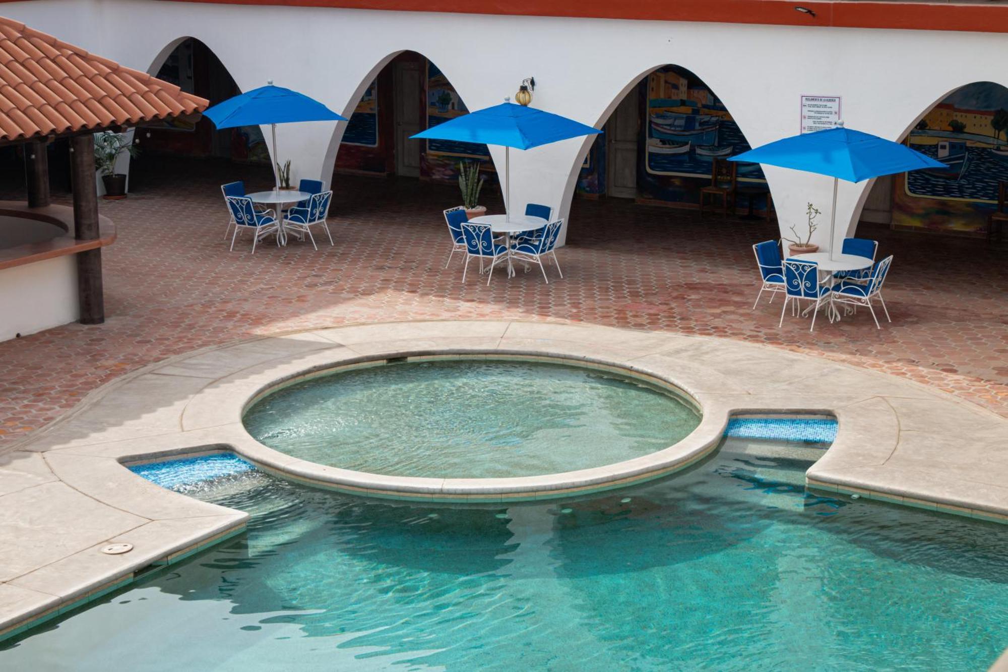 Hotel Hacienda Bugambilias