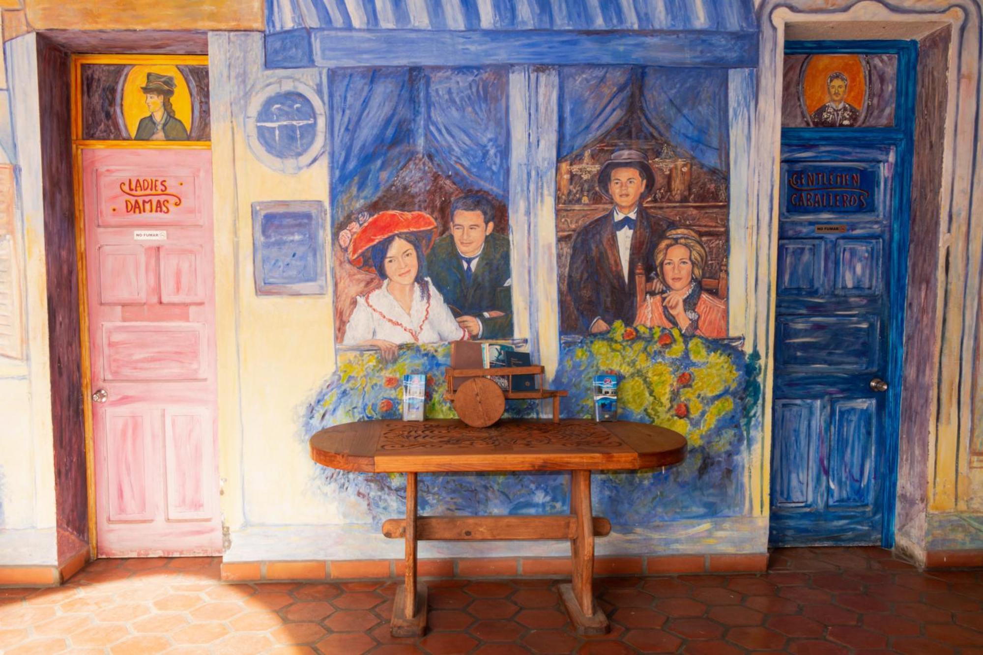 Hotel Hacienda Bugambilias