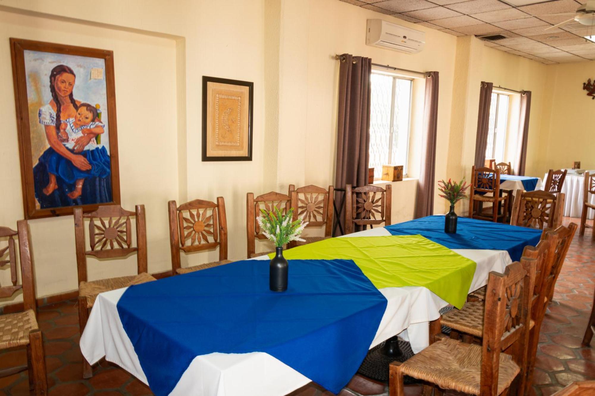 Hotel Hacienda Bugambilias