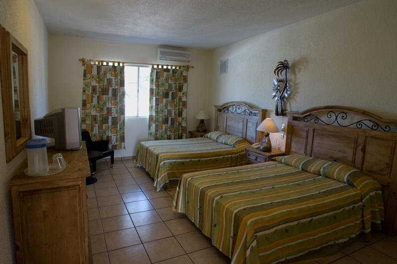 Hotel Hacienda Bugambilias 4*